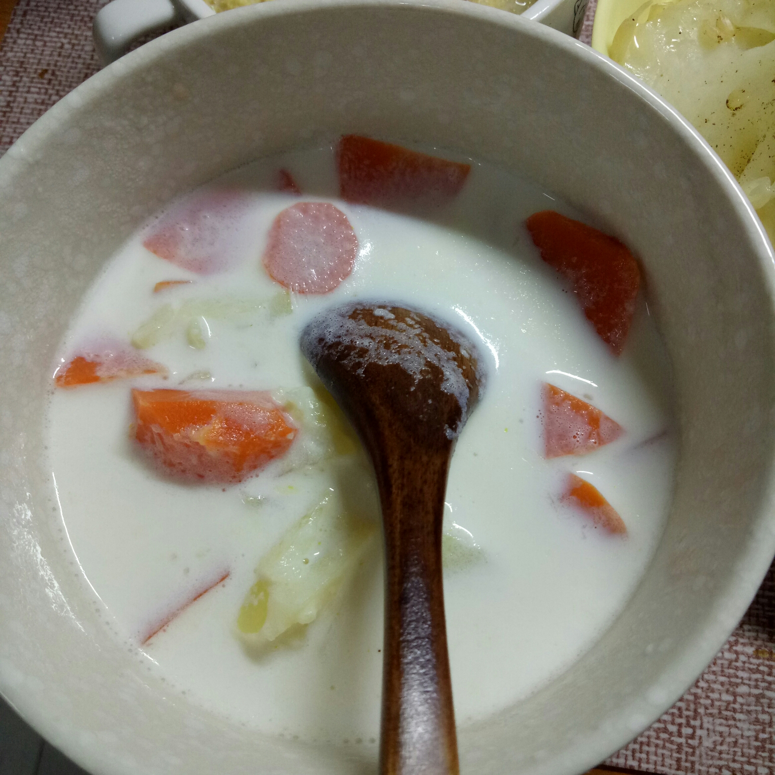 土豆胡萝卜奶汤的做法
