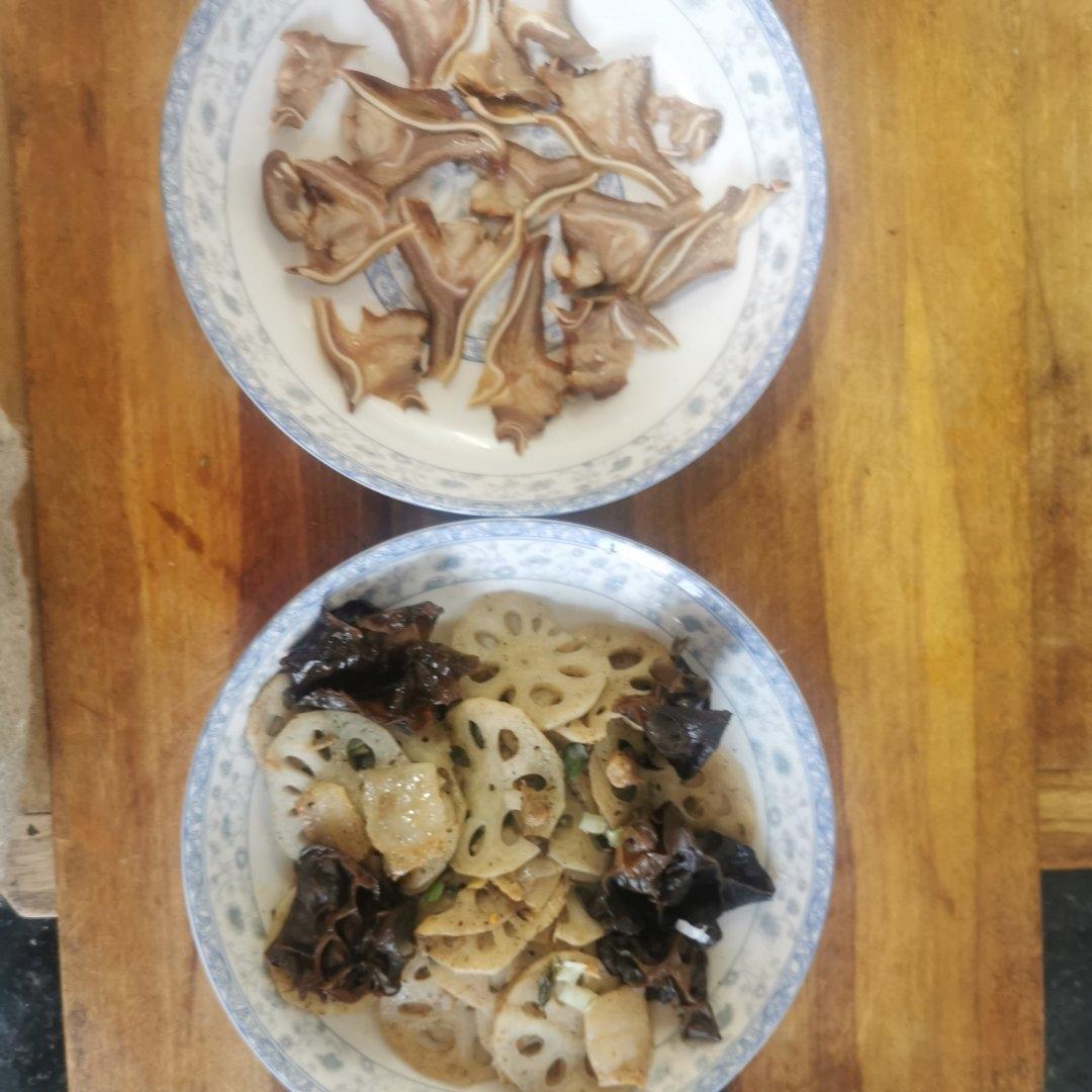 莲菜炒肉片