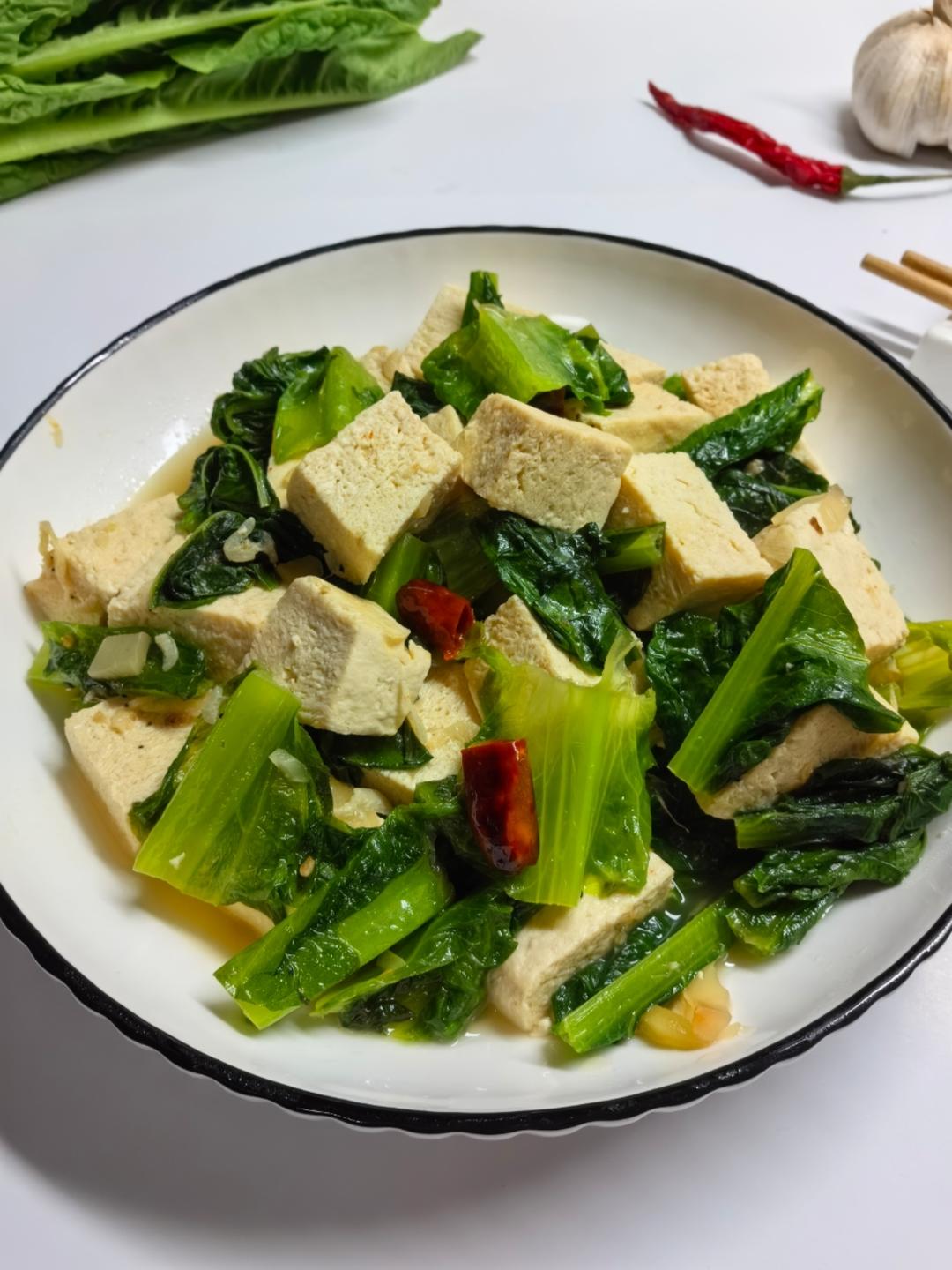 家常菜～莴苣叶炒豆腐