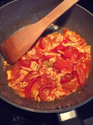 超快手番茄炒蛋的做法 步骤2