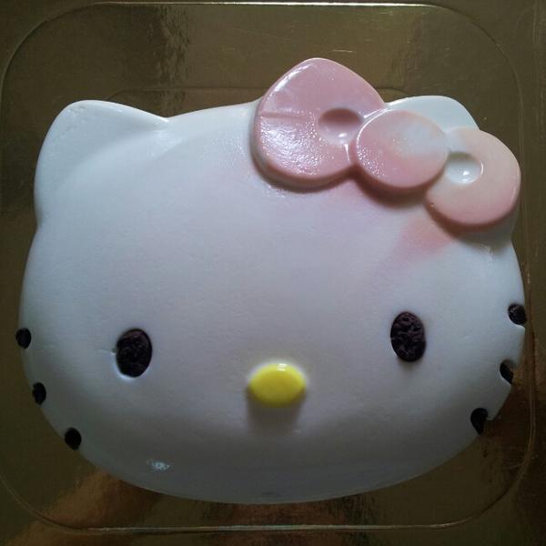 hello kitty 立体主题蛋糕——酸奶奶酪蛋糕