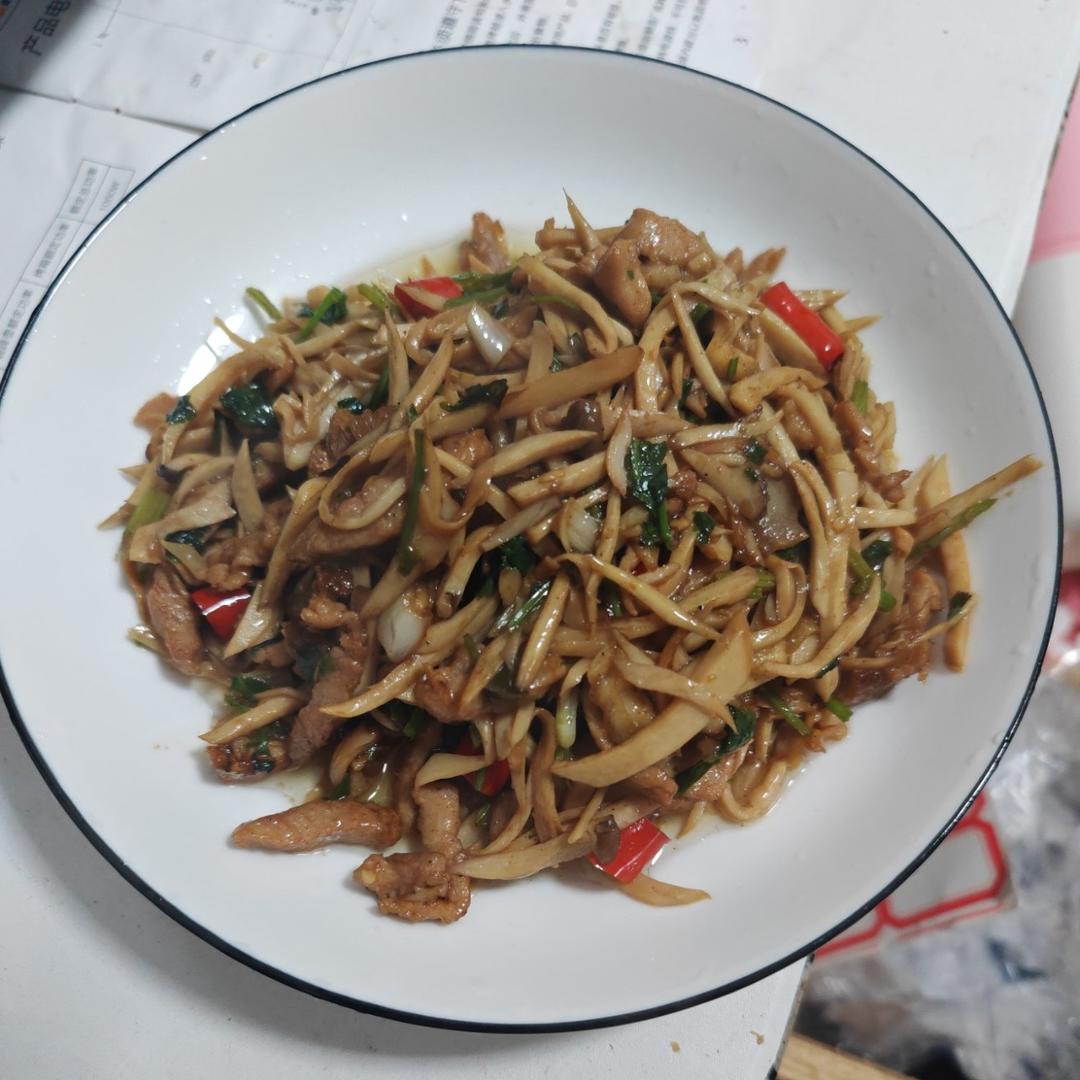 杏鲍菇炒肉丝