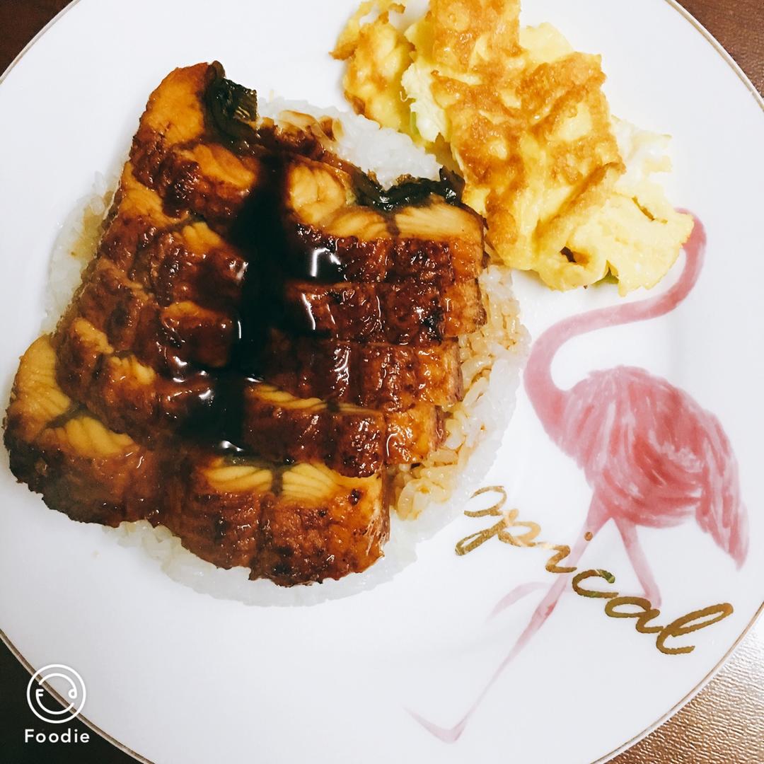 蒲烧鳗鱼饭