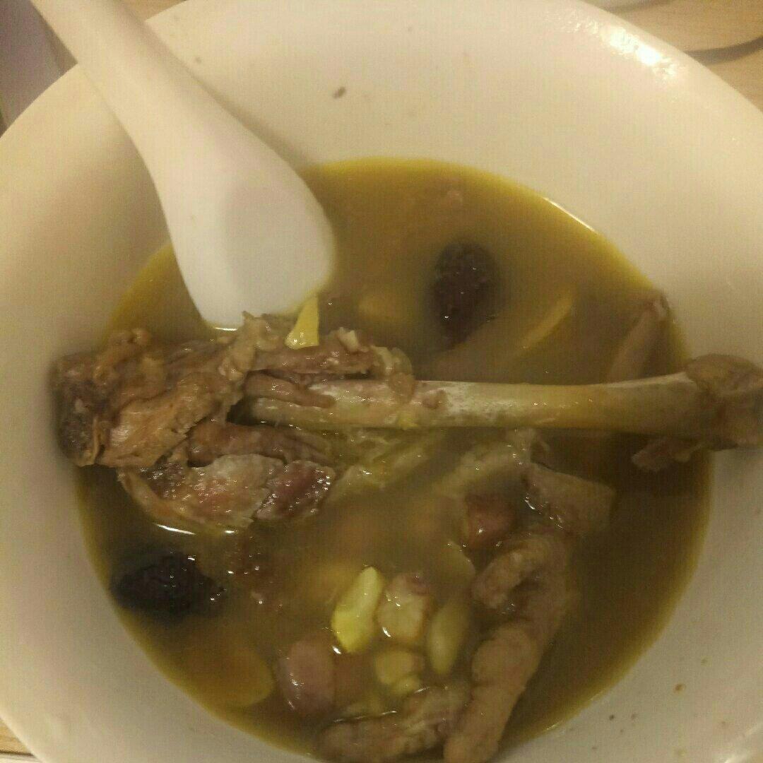 板栗炖鸡汤