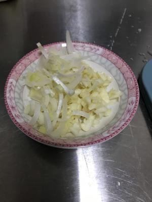 京味炝炒圆白菜的做法 步骤1