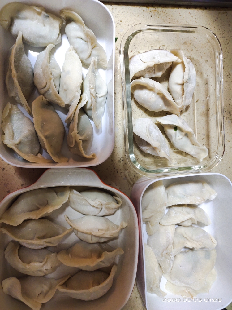 韭菜 白菜 玉米饺子的做法