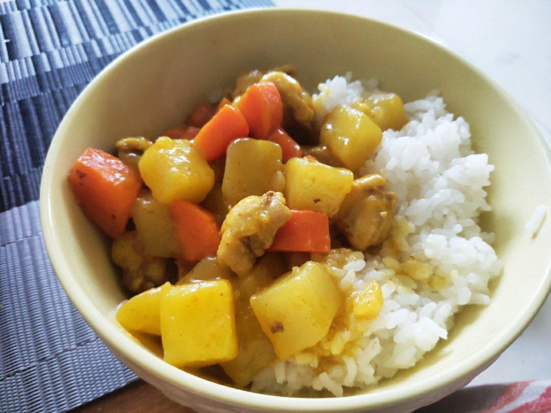 柳知萧做的咖喱鸡肉饭