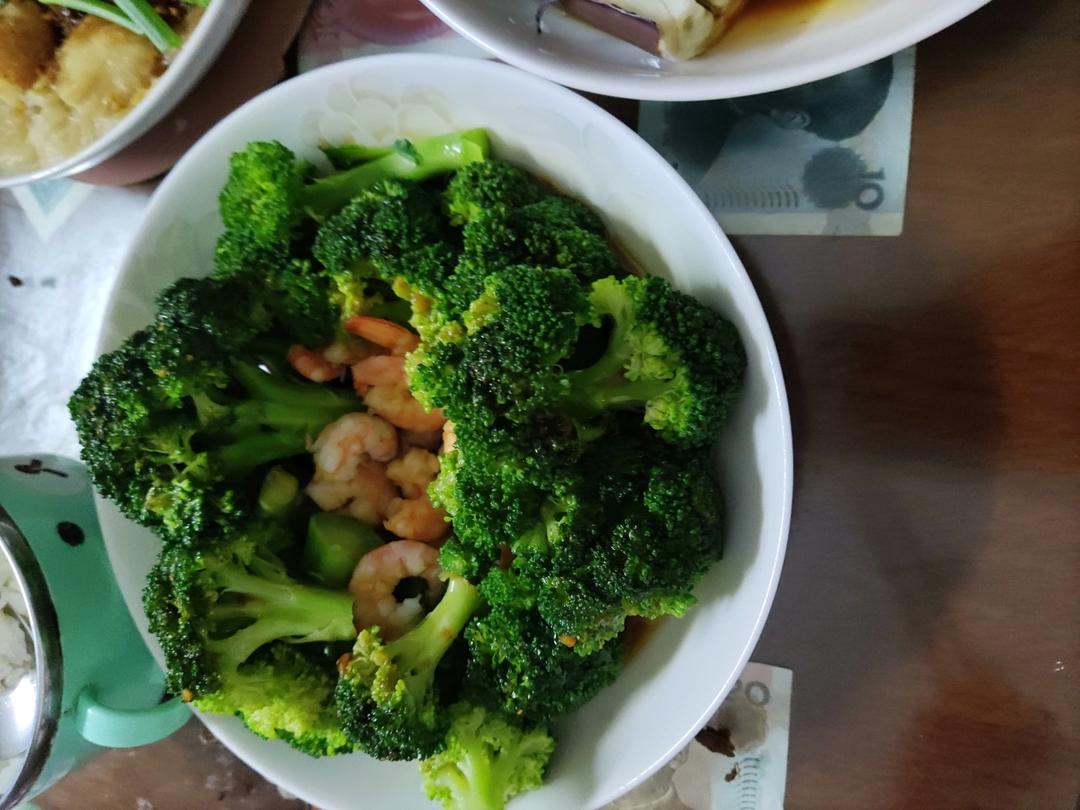 蚝汁虾仁西兰花，好看更营养