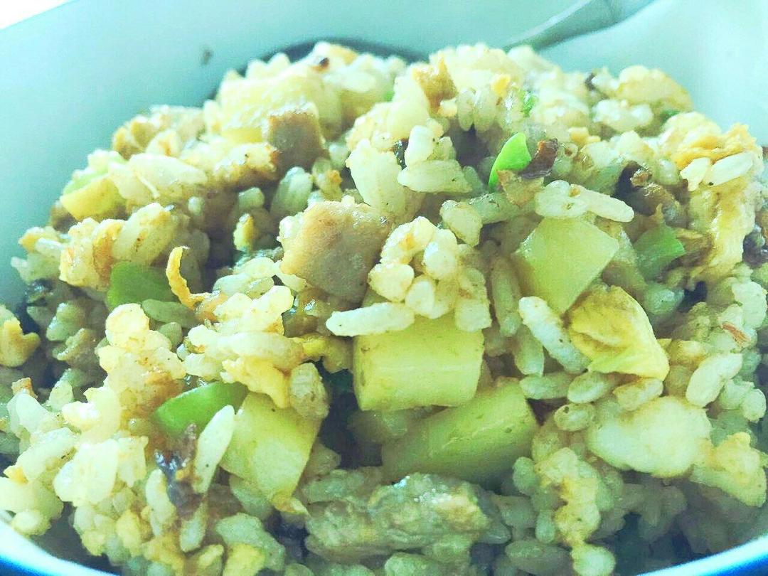 咖喱蛋炒饭