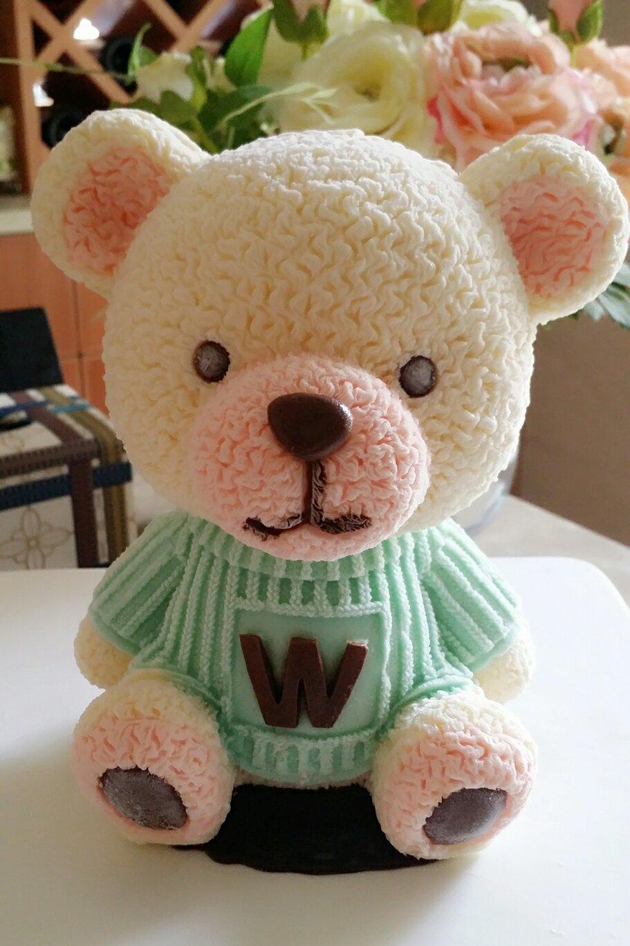 猪猪q123做的3d立体卡通小熊慕斯蛋糕