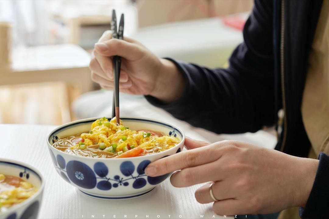 西红柿鸡蛋咖喱面