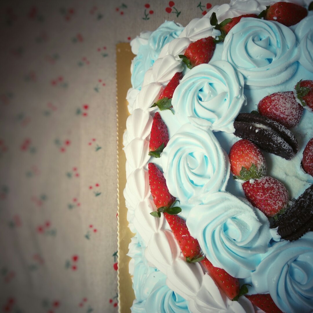 yellow cake蛋糕胚和渐变玫瑰花裱花方法