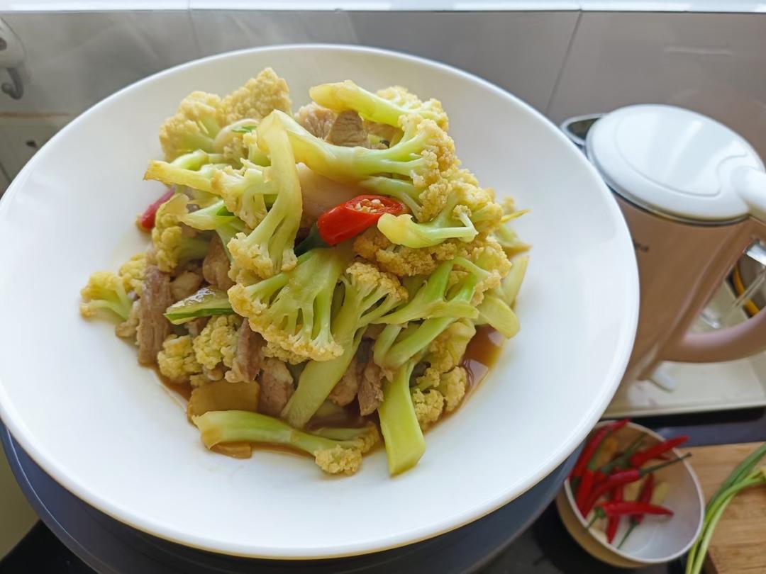 家常菜—火腿炒花菜