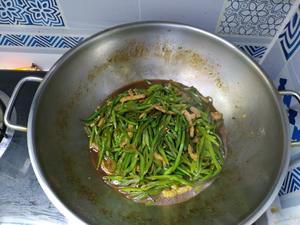 扁豆肉丝汆面的做法 步骤5