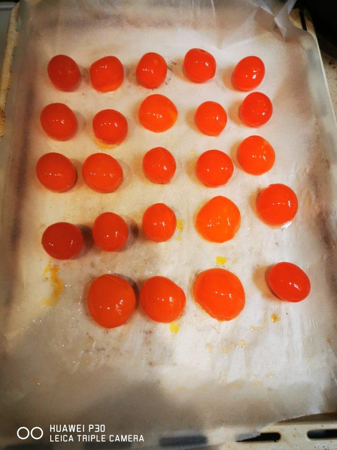 酥掉渣的蛋黄酥