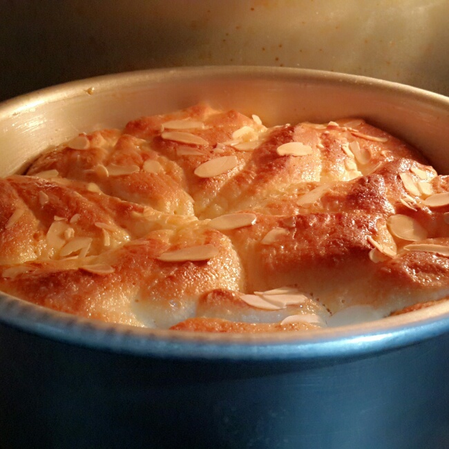 日式香浓炼乳面包