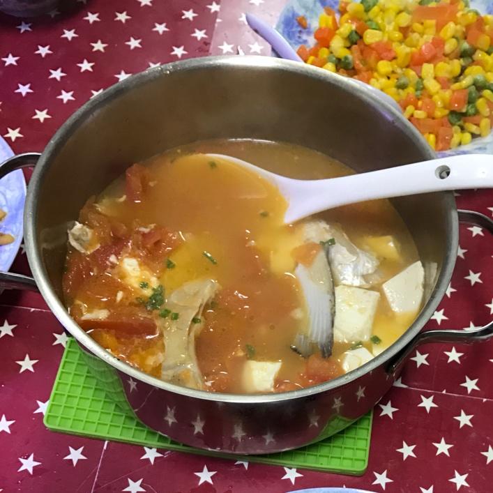 三文鱼头豆腐汤