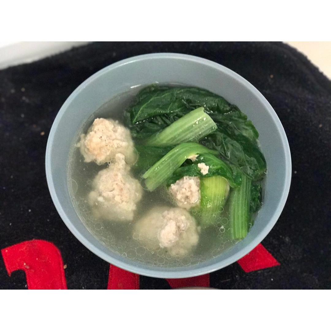 小白菜丸子汤