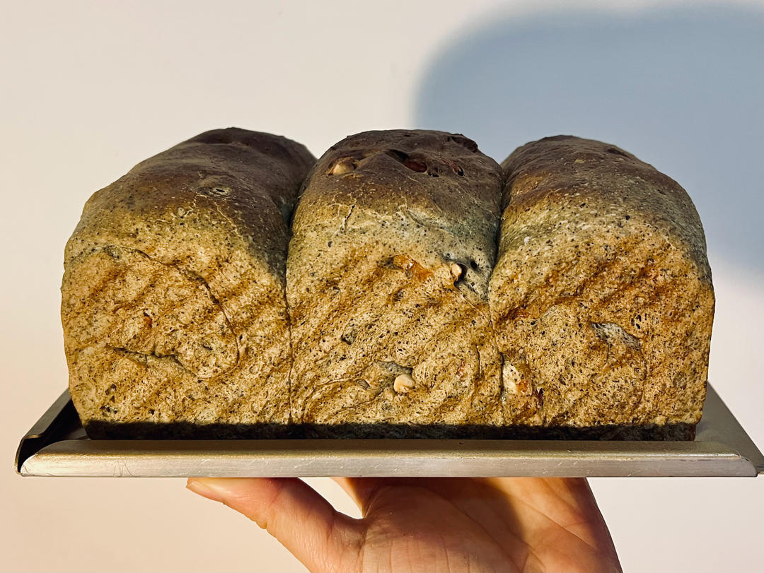 黑芝麻核桃奶油吐司