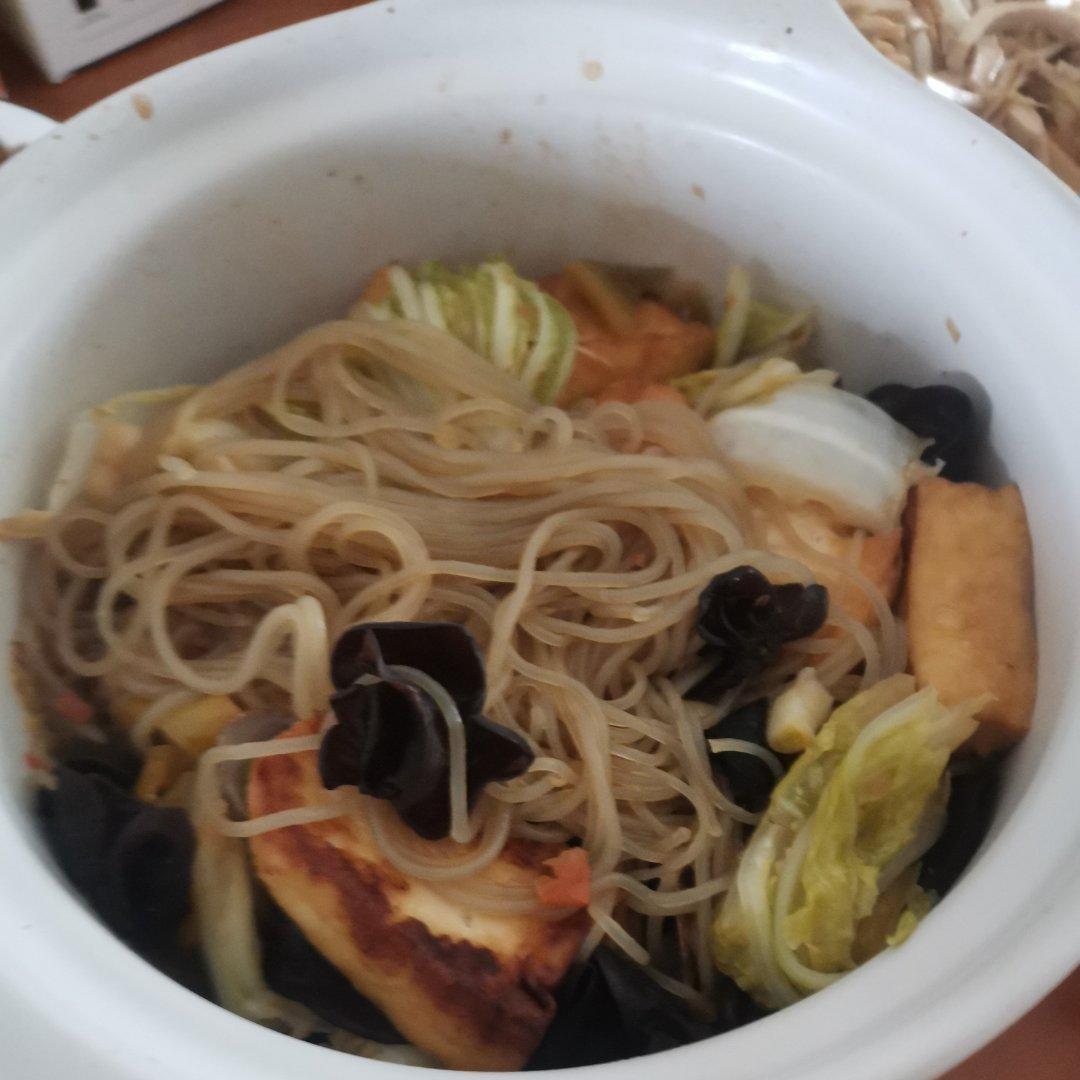 白菜粉丝豆腐煲