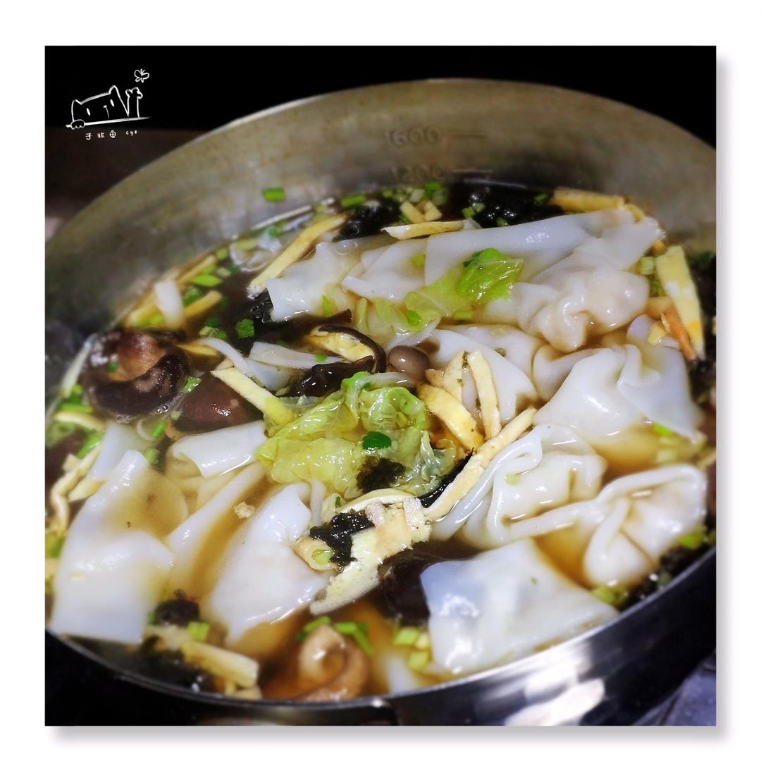 虾仁鲜肉馄饨（重点是汤头）