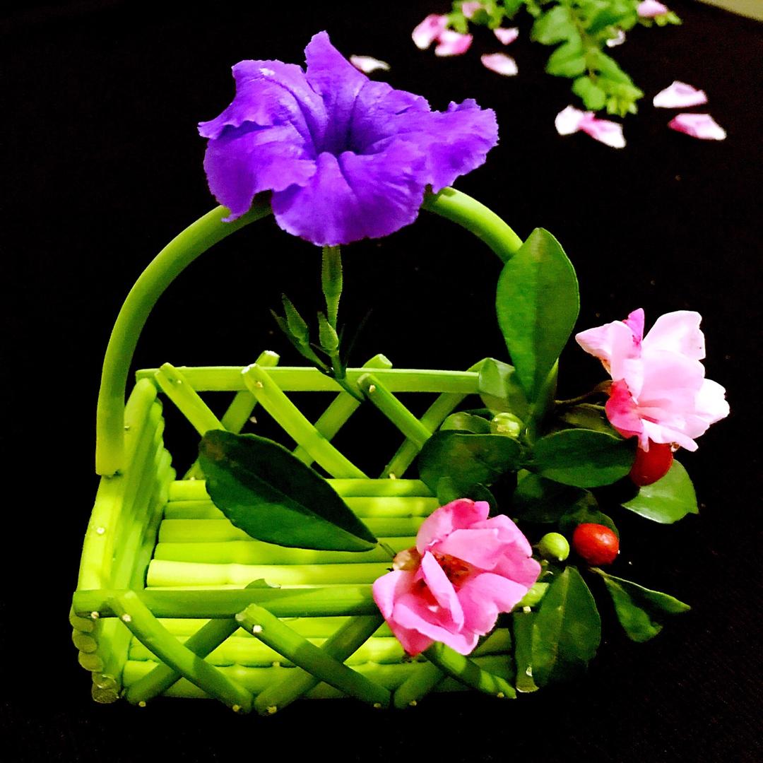 爱心_fuvj做的蔬菜盘饰拼盘摆盘(蒜苔小花篮)