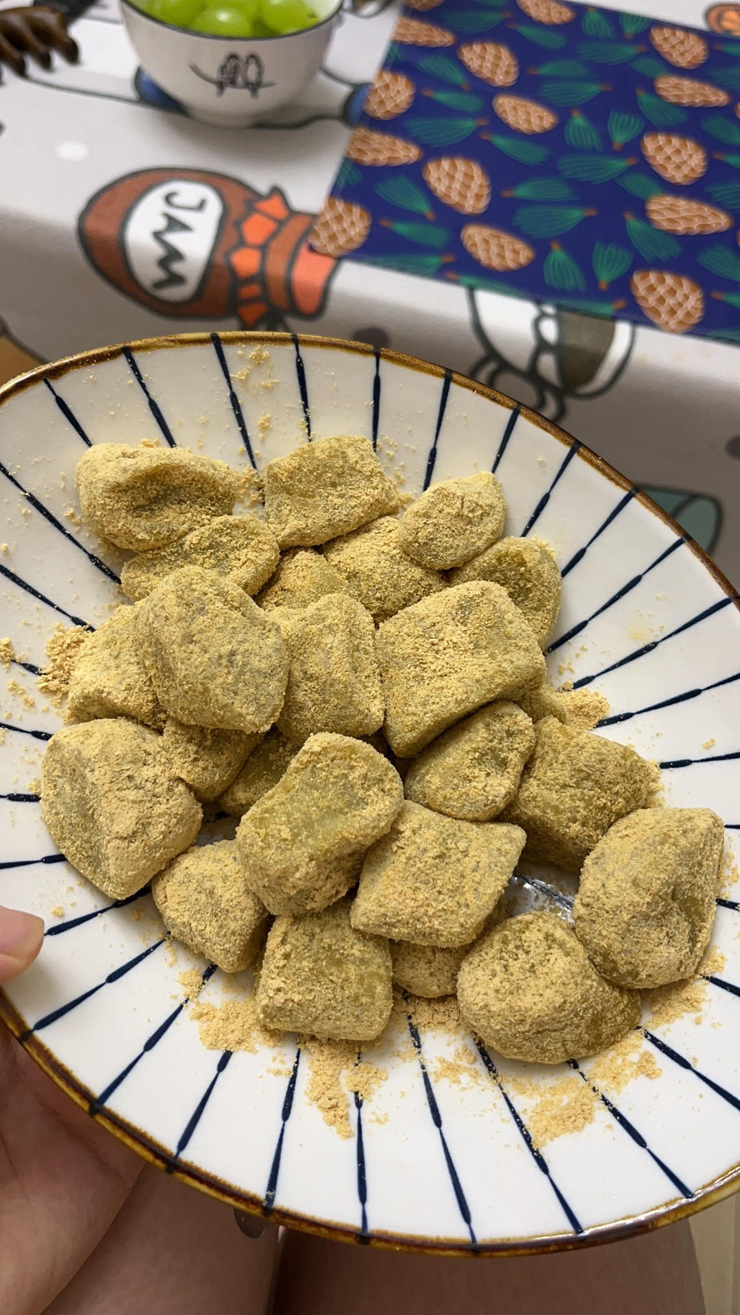 黄豆粉糯米凉糕（糍粑，年糕）粘粘糯糯超好吃，一口一个糯叽叽休闲零食
