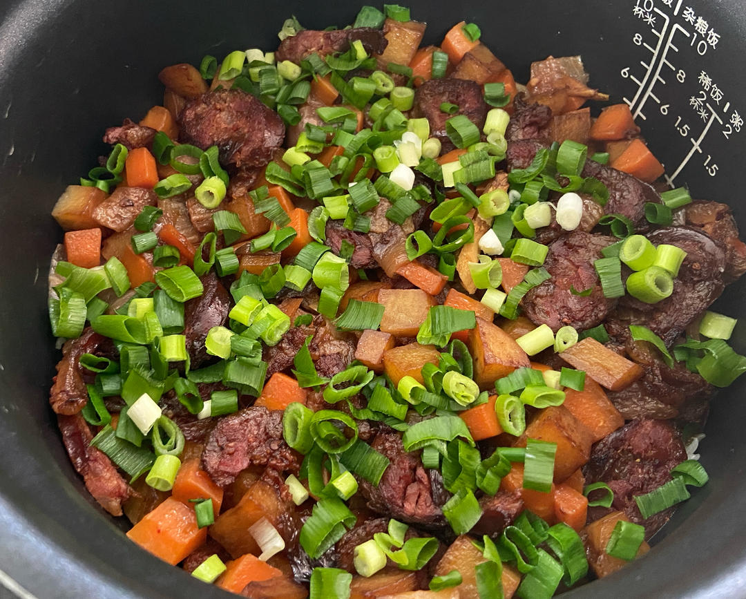 懒人必备～电饭煲腊肠焖饭