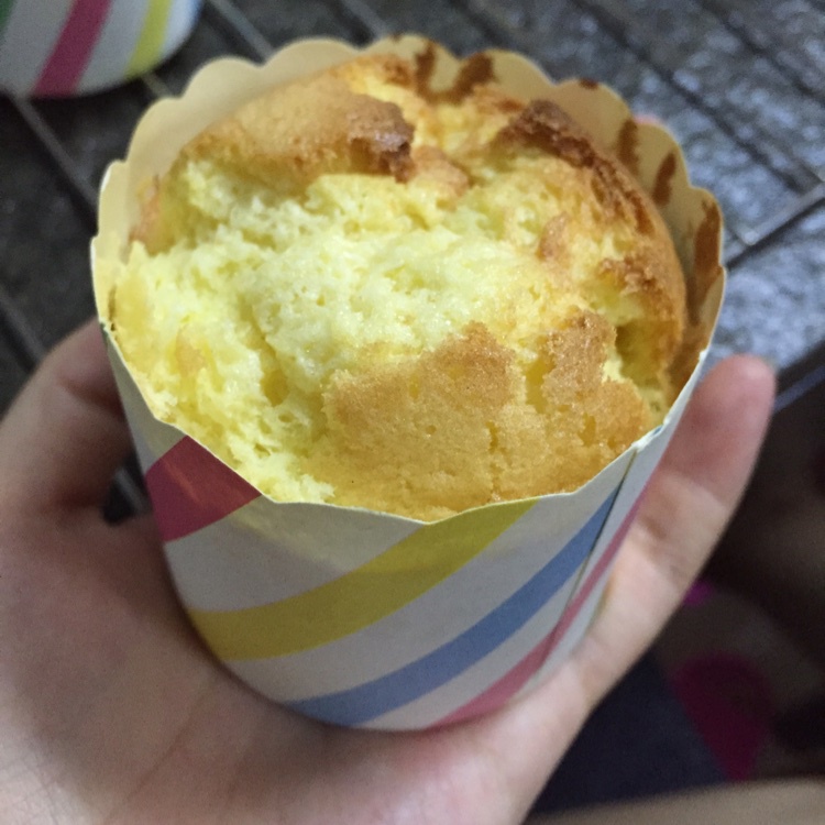 蛋香十足の海绵杯子蛋糕，伴手礼好选择。