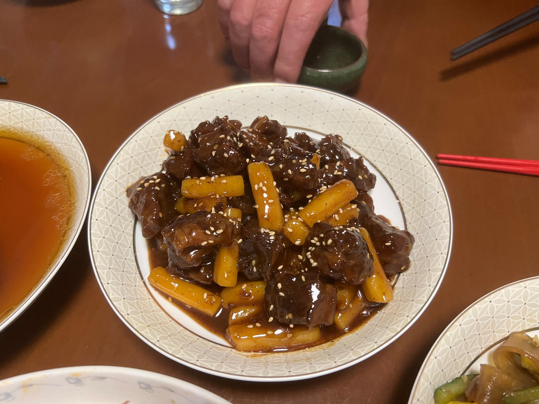 堂妈小厨——排骨烧年糕