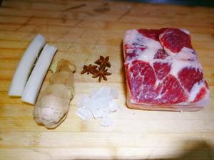 红烧肉炖土豆的做法 步骤1