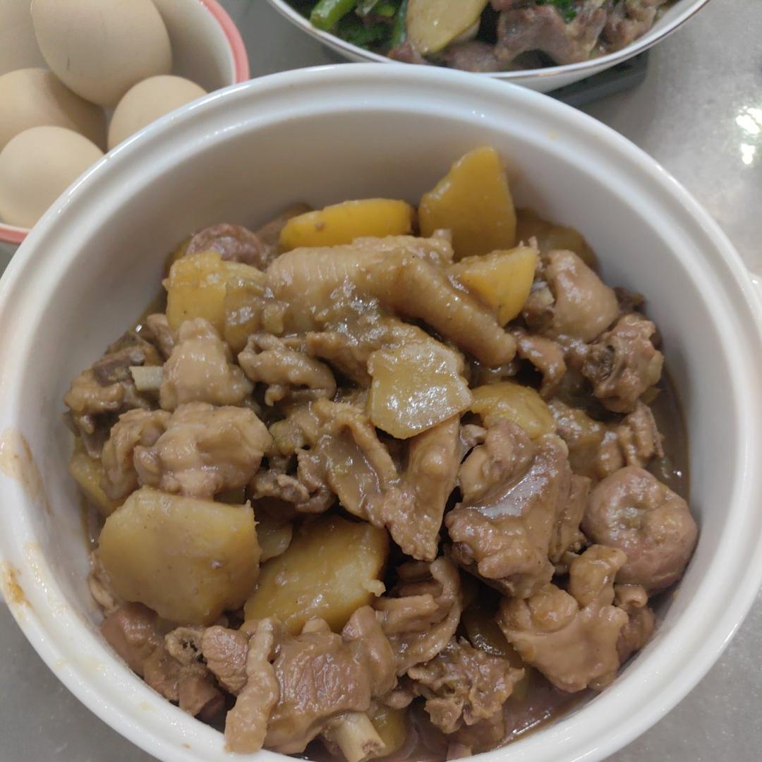 土豆炖鸡块