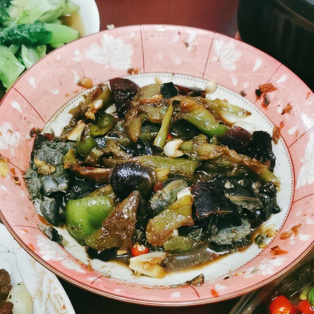 擂辣椒皮蛋茄子