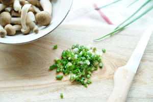 【安佳】芝士菌菇蛤蜊汤的做法 步骤6
