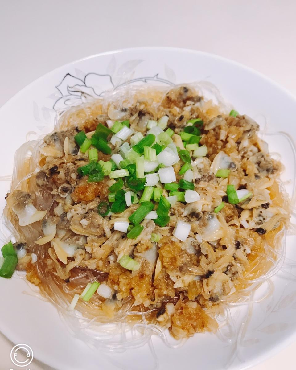 厨师长教你：“粉丝蒸花甲”的家常做法，特别适合老人孩子食用