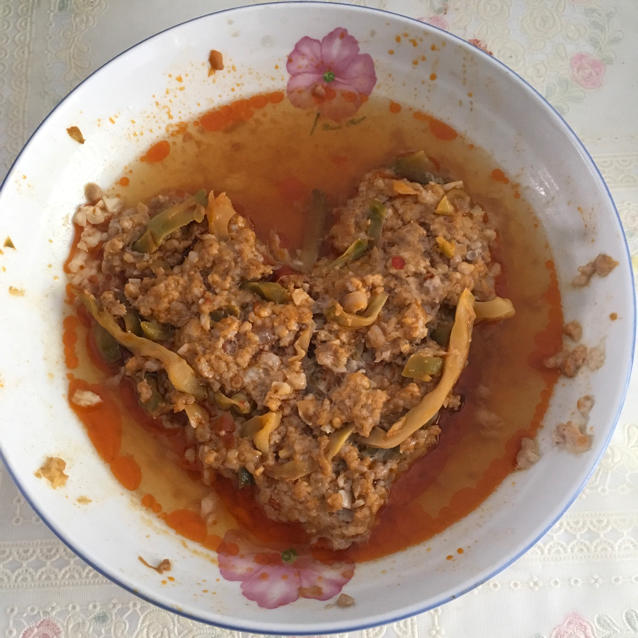 榨菜肉末蒸肠粉