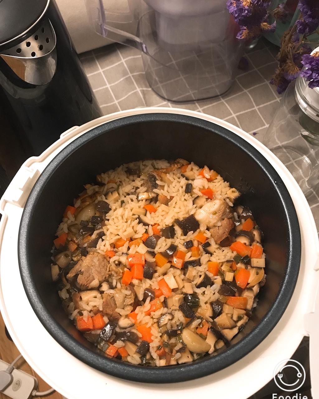 喷香排骨焖饭（爆好吃）