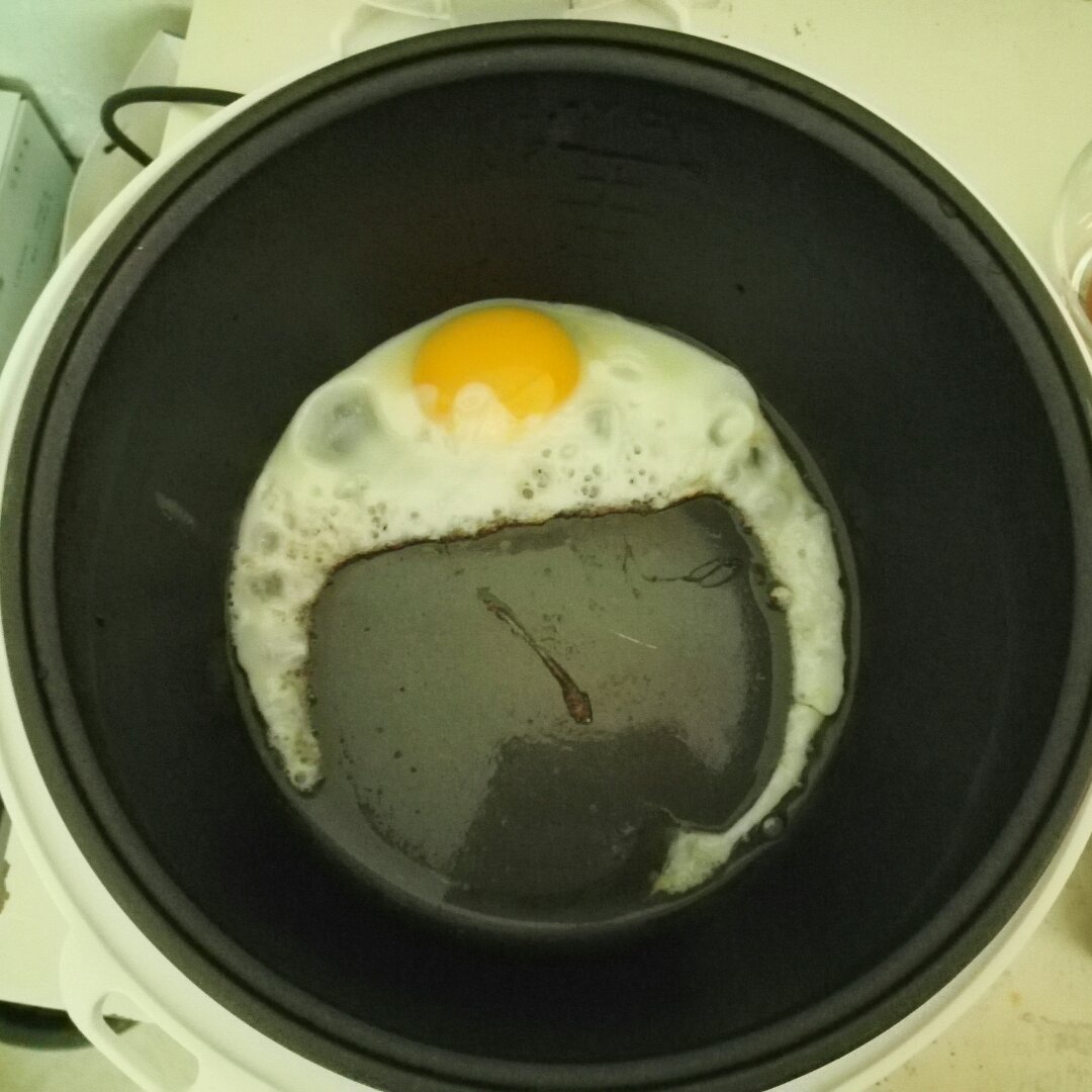 蛋黄派_ab26做的电饭锅煎蛋