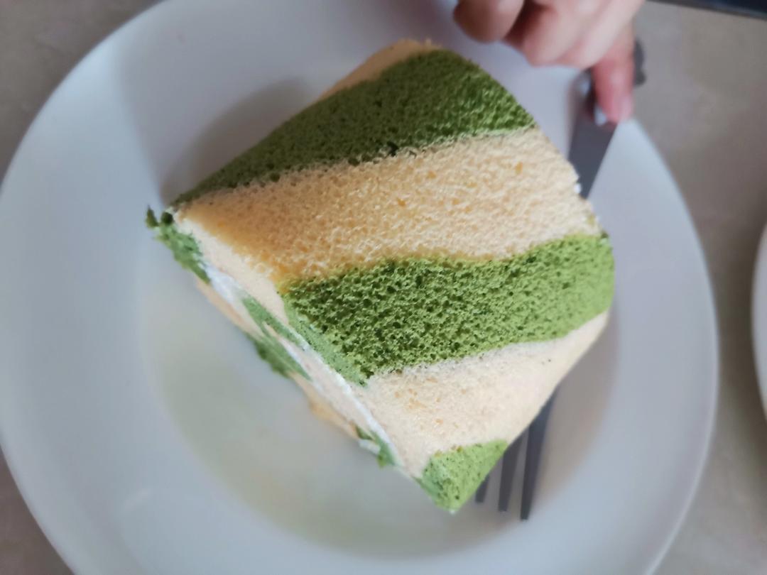 条纹蛋糕卷