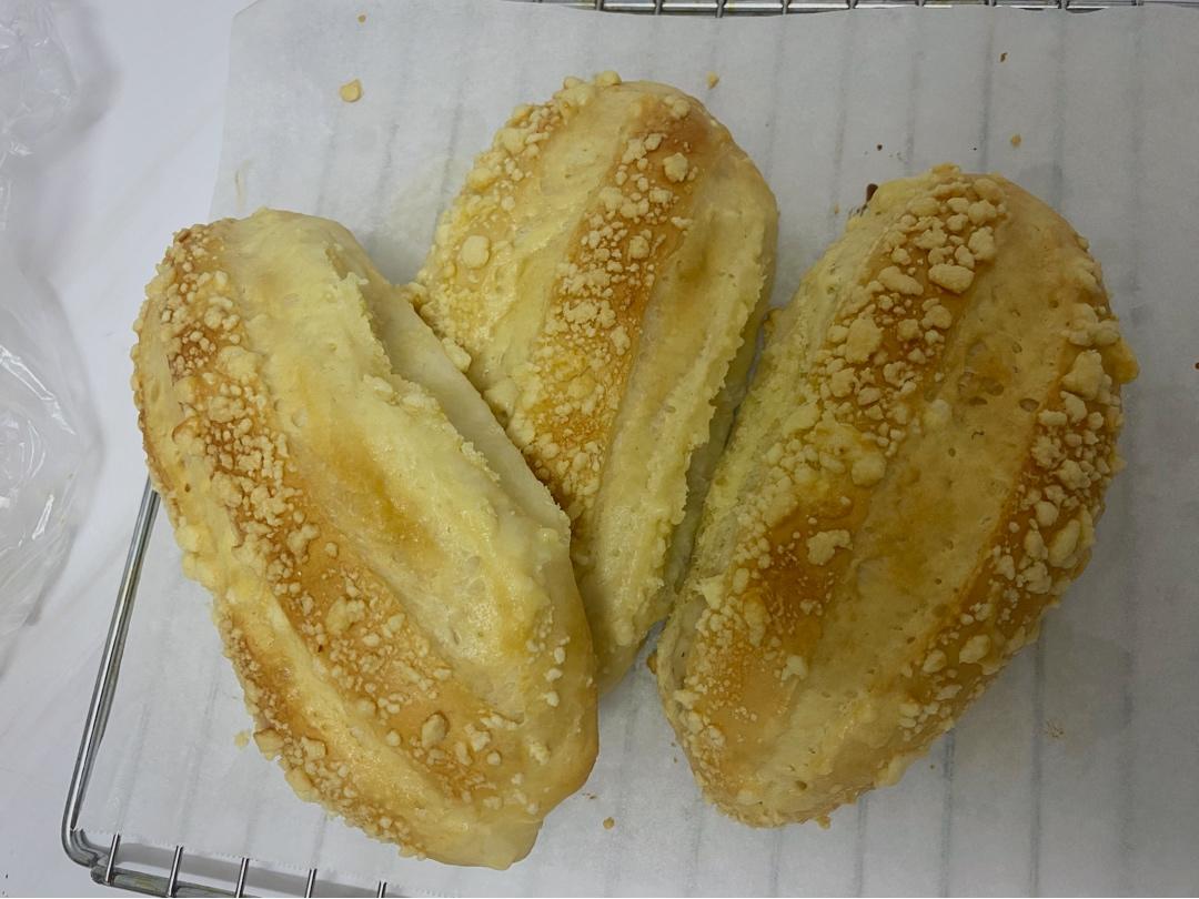 芋泥咸蛋黄软欧包