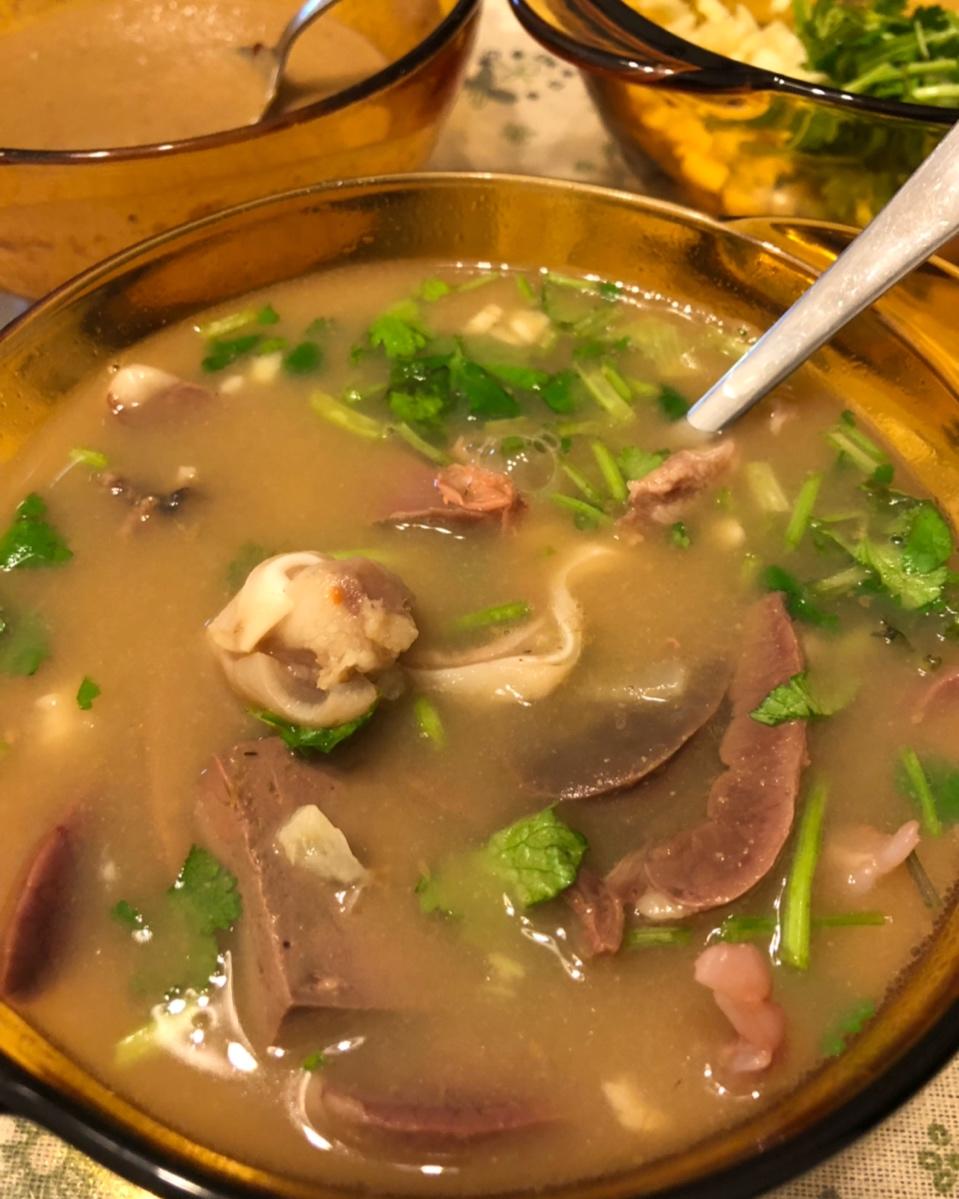 倁足瑺嚛匜做的羊杂汤