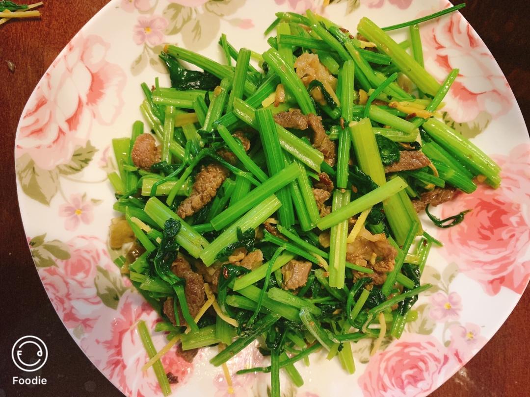芹菜炒牛肉