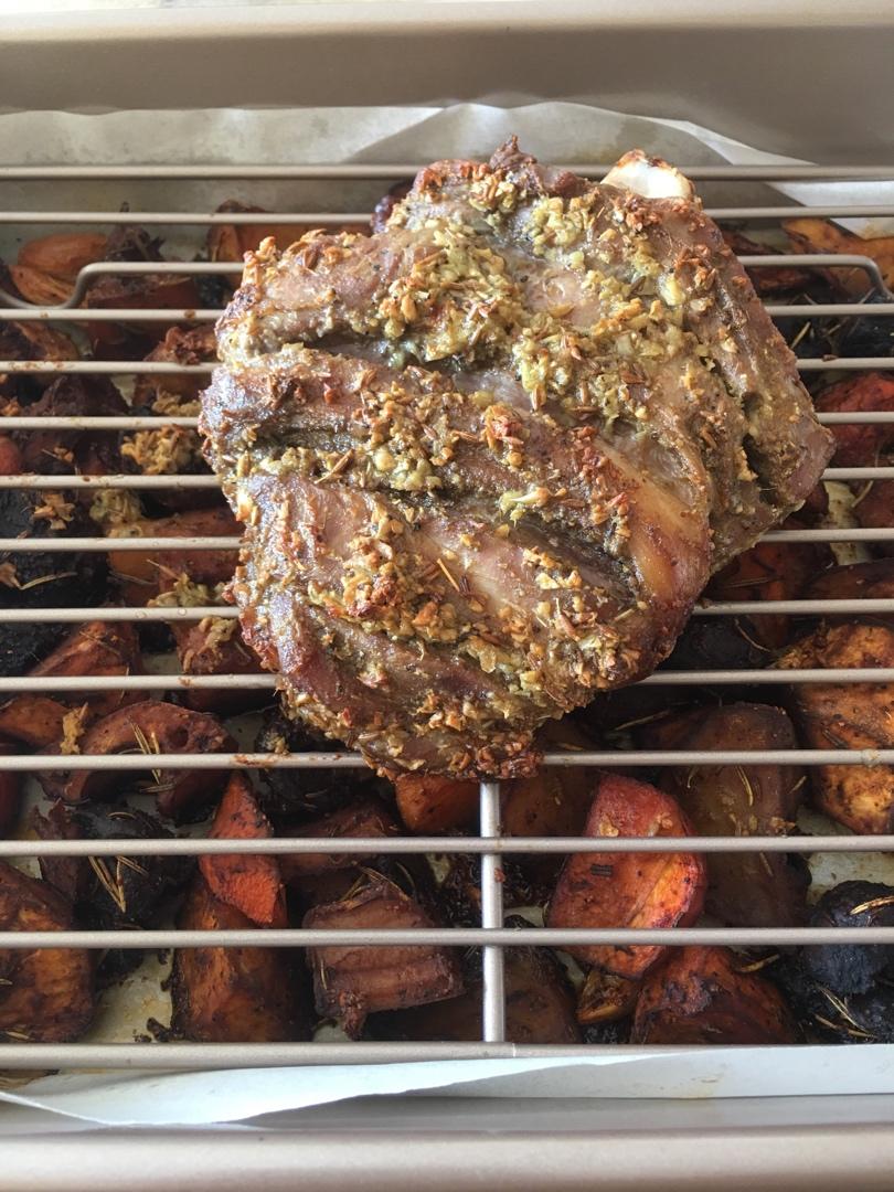 外酥里嫩好吃到尖叫【蒜香孜然烤羊腿】