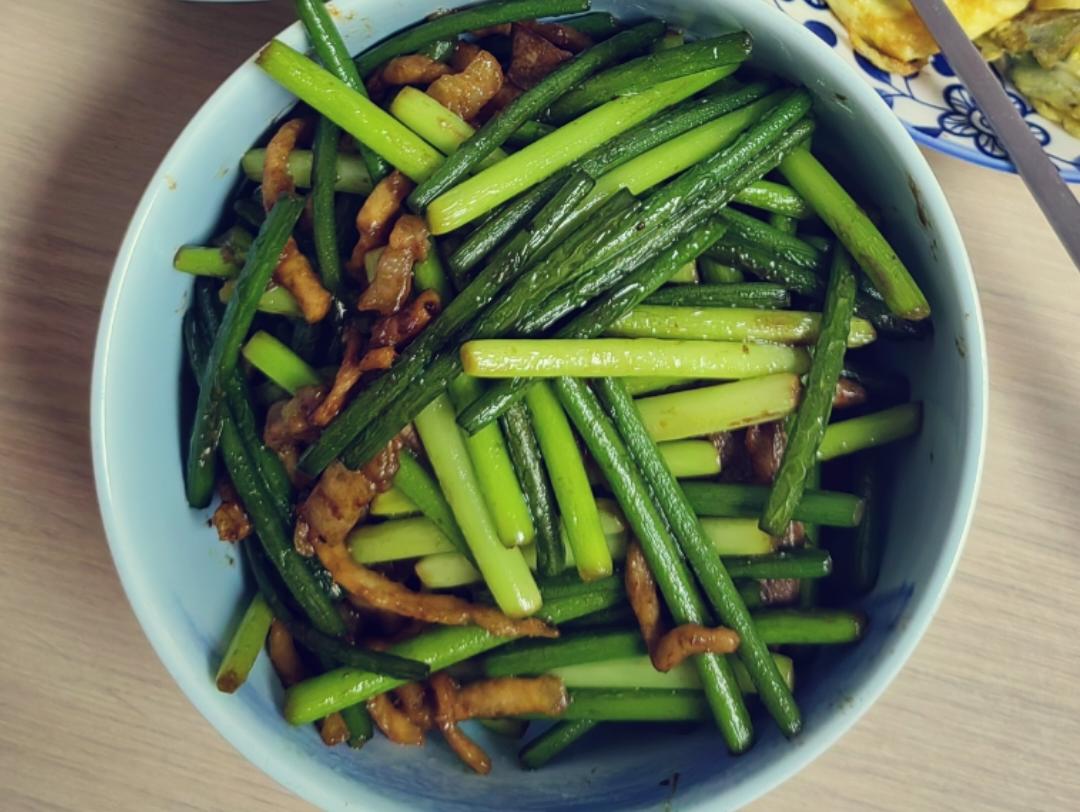 做法简单又下饭的炒蒜苔❗️