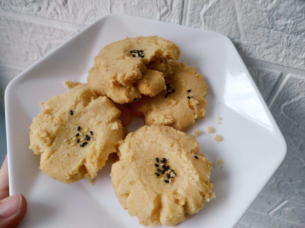 轻轻一按就碎掉的原味桃酥（不输猪油版）