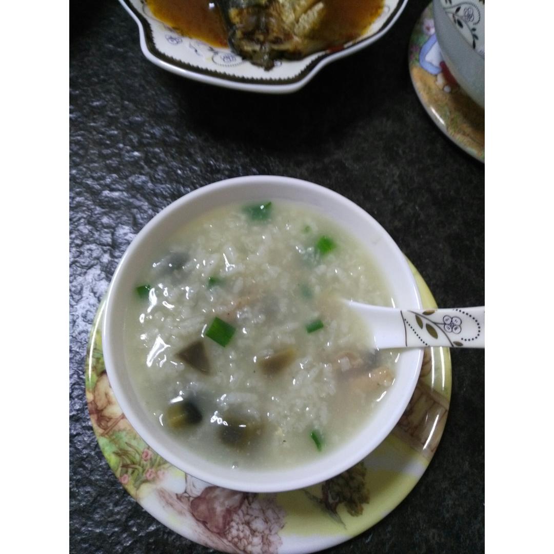 十五分钟快手之香滑皮蛋瘦肉粥(附五分钟电饭煲电压力锅更快捷方法)