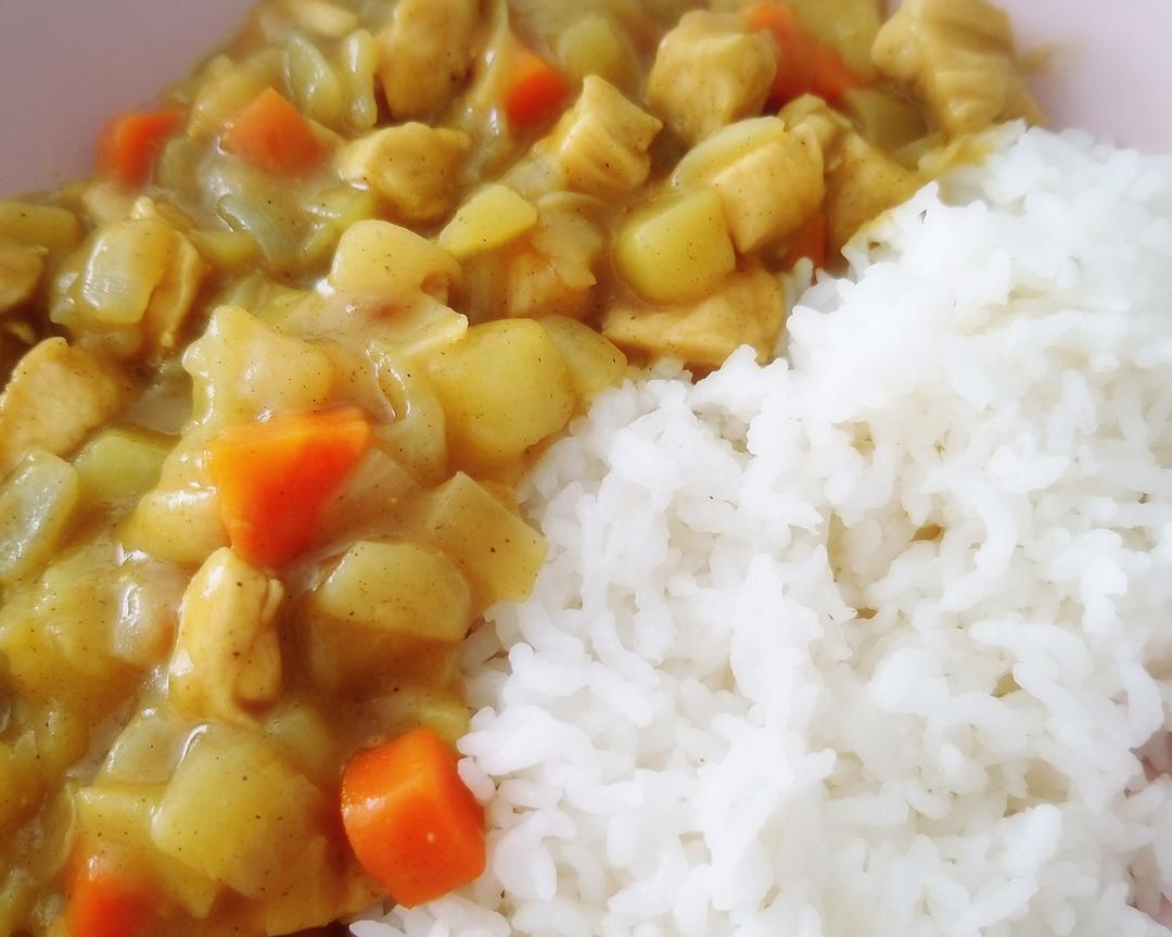 两人份美味咖喱鸡肉饭的做法