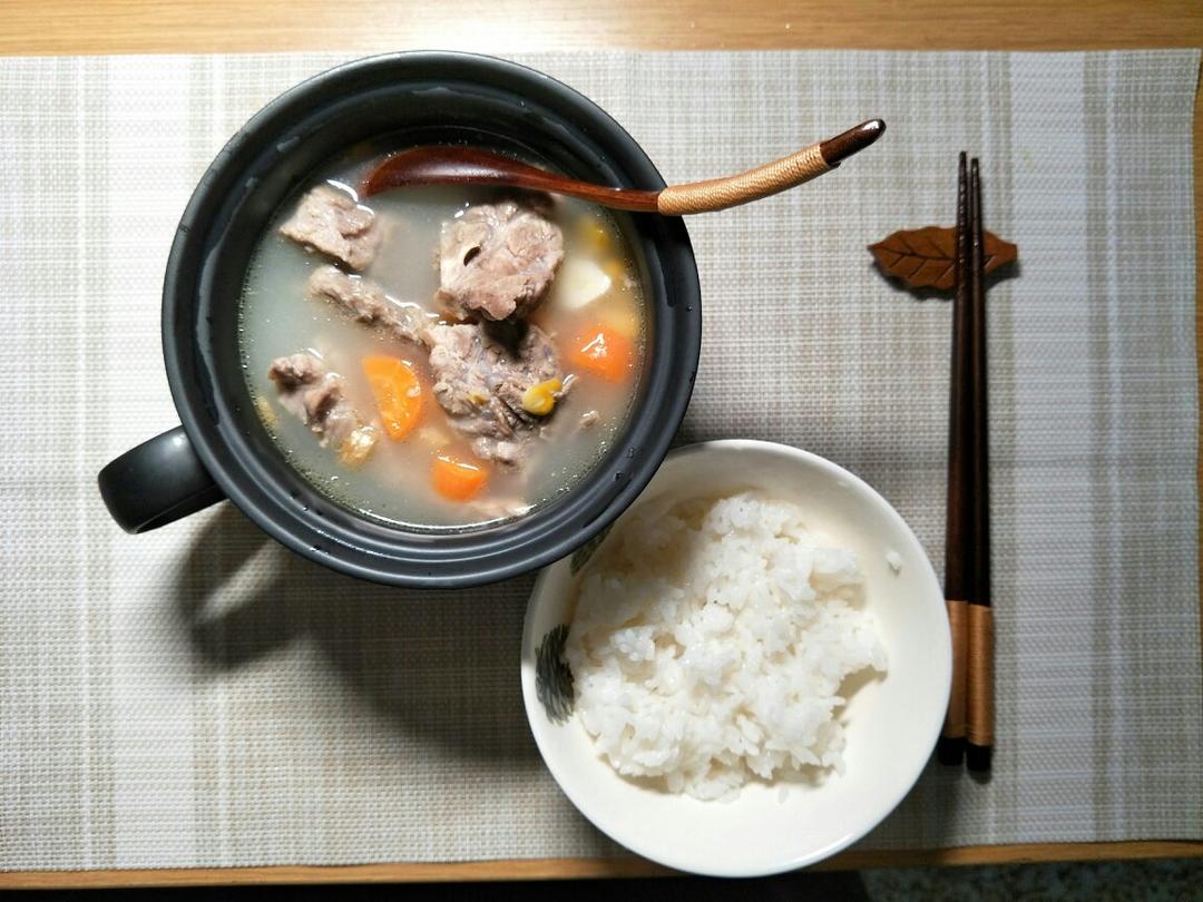 排骨玉米汤