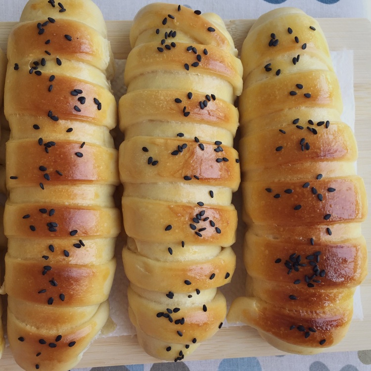 毛毛虫肉松面包