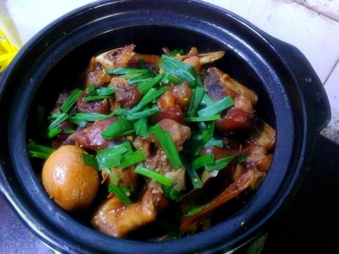 红焖猪手鸭头煲